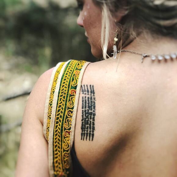 Handcrafted vibrant EmbroideredOne Of A Kind Colorful Handbag - Picture 3 of 4